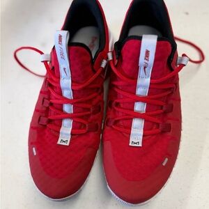 Nike Free Metcons - Men's Red and Black Athletic Shoes